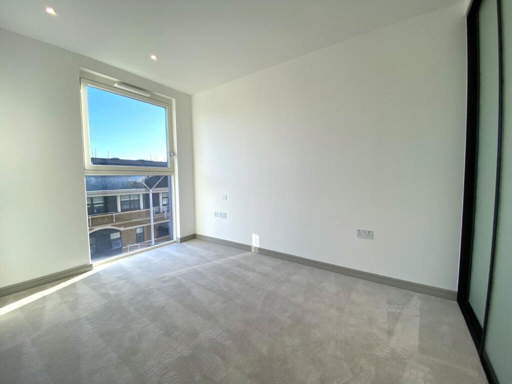 Apartment in Twickenham - View 5
