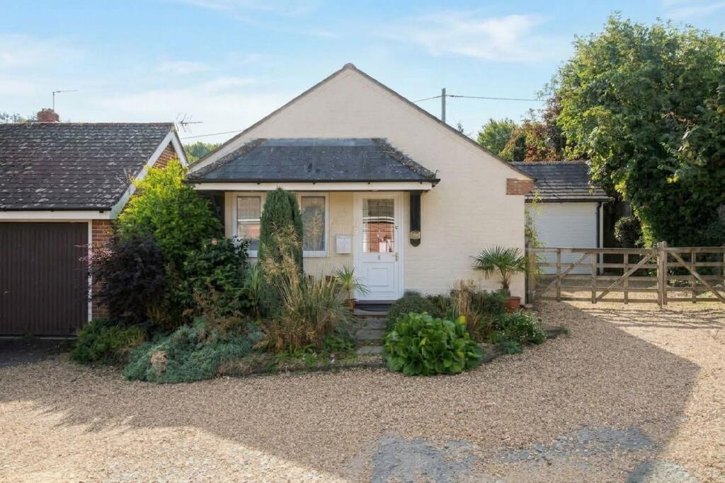 2-bed detached on Clearbury Close, Odstock, SP5, £335,000