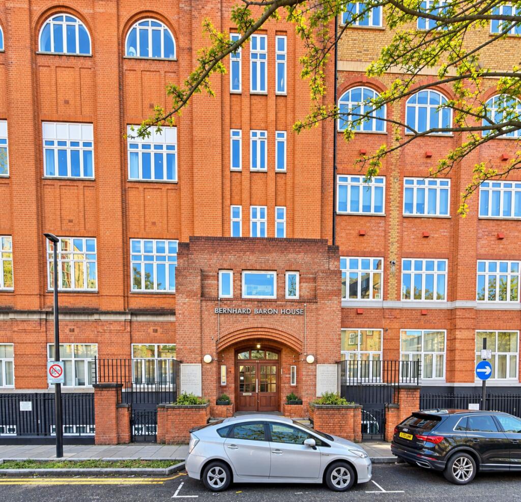 Apartment in London - View 3