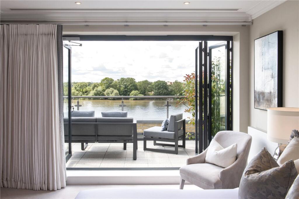 Main image of property: Palace Wharf, W6