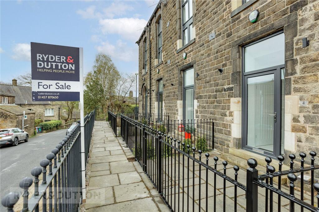 House in Oldham, Saddleworth - View 4