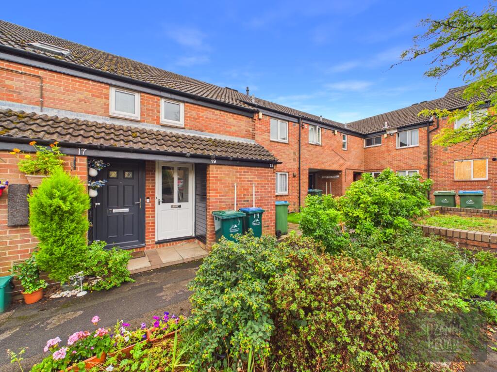 1-bed flat on Edgehill Place, Tile Hill, Coventry, £80,000