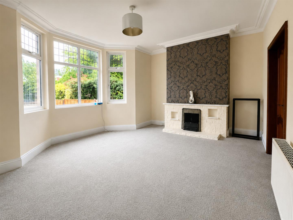 House in Walsall, Aldridge - View 2