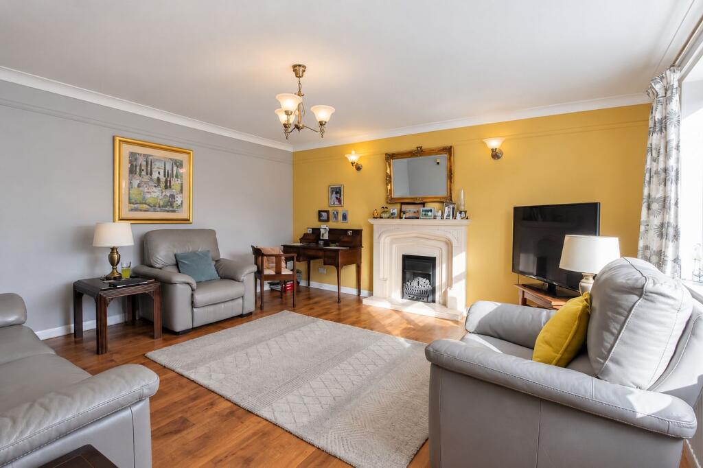 House in Redhill - View 3