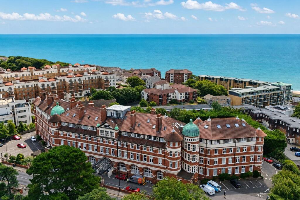2-bed flat on Owls Road, Boscombe Spa, Bournemouth, Dorset, BH5, £275,000