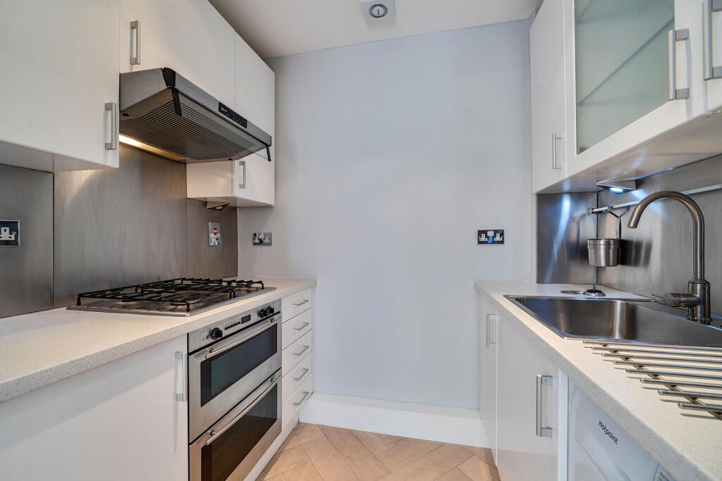 Apartment in London - View 5
