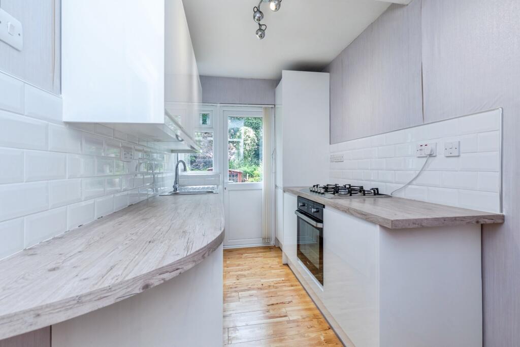 Woodlands Road, Gillingham, Kent, ME7 photo 3