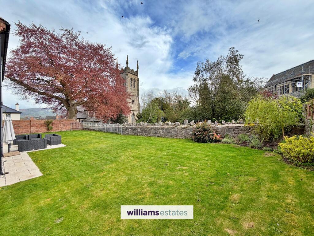 Denbigh, LL16 photo 4
