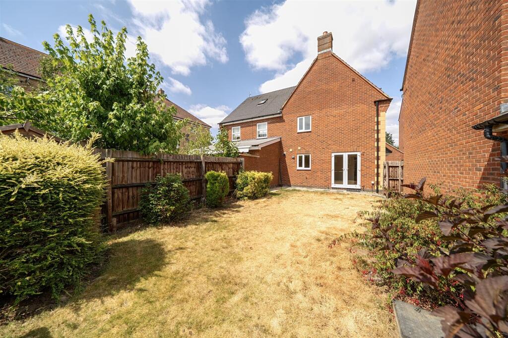 Water Lane, Towcester, NN12 photo 4