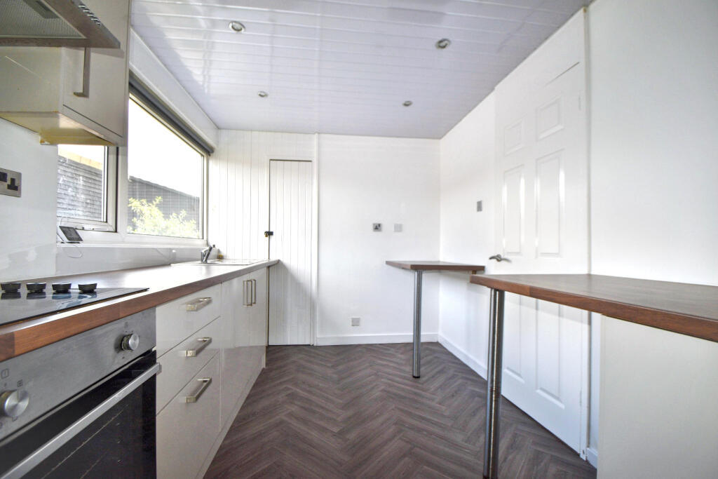 House in Kilmarnock, East Ayrshire - More