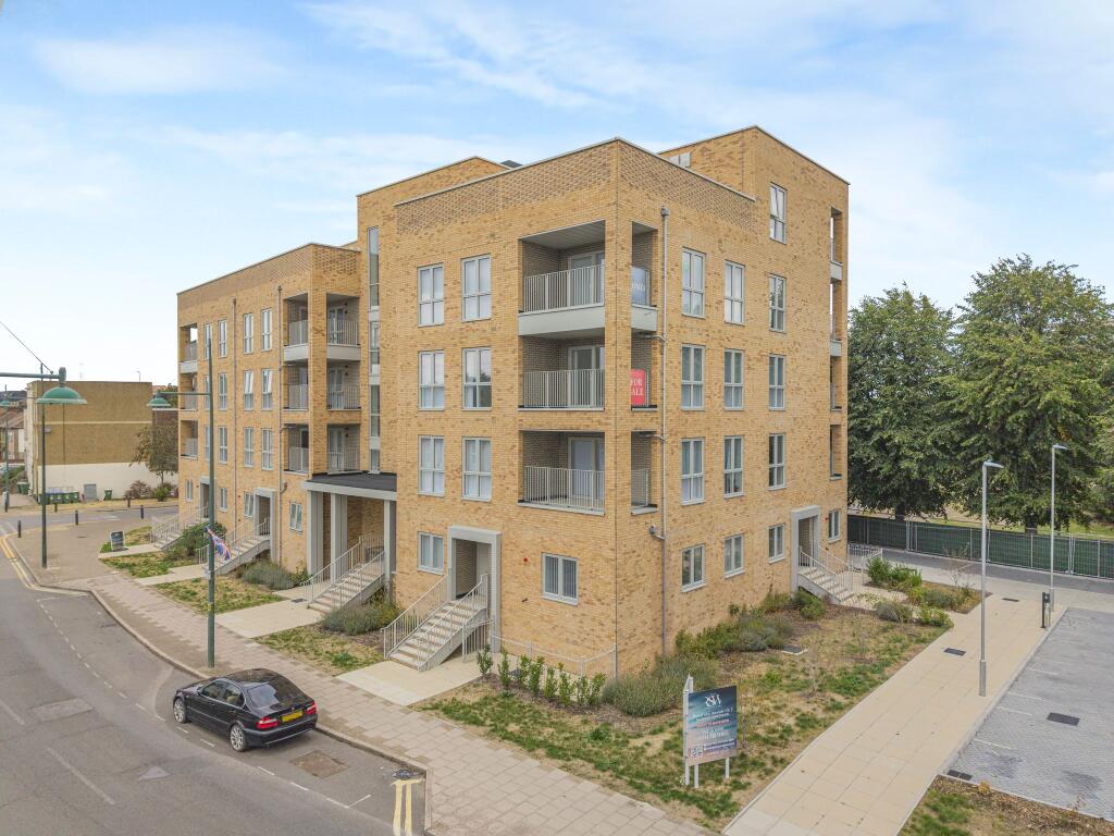 2-bed flat on Riverside West, West Street, Erith, £1,780/mo