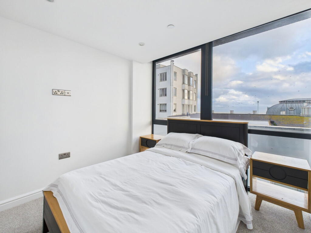 Worthing House, South Street, Worthing, BN11 3AE - More