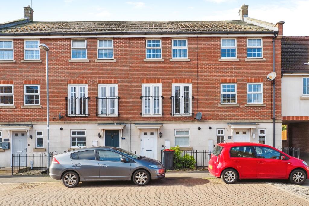 Main image of property: Linnet Way, Hucknall, Nottingham, Nottinghamshire, NG15