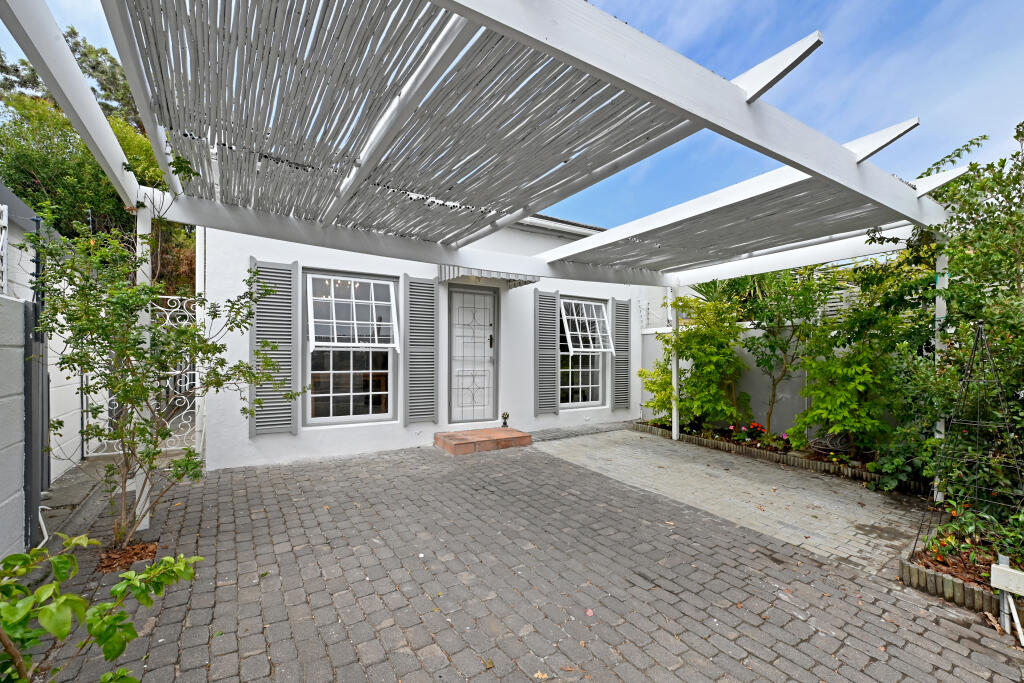 Main image of property: South Africa, Western Cape, Kenilworth