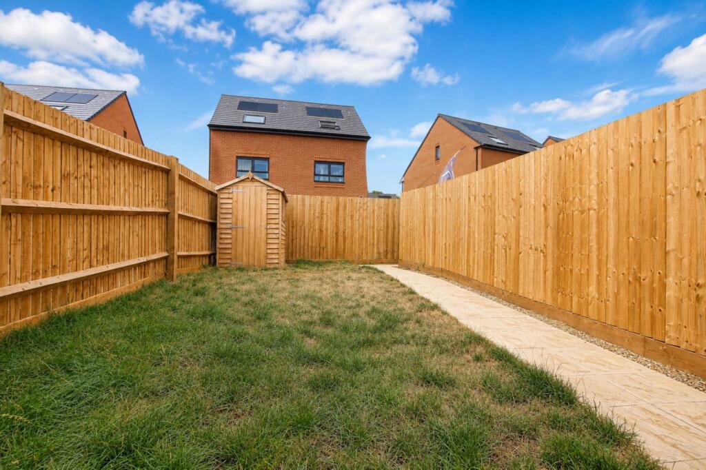 House in Eggington, Central Bedfordshire - View 4