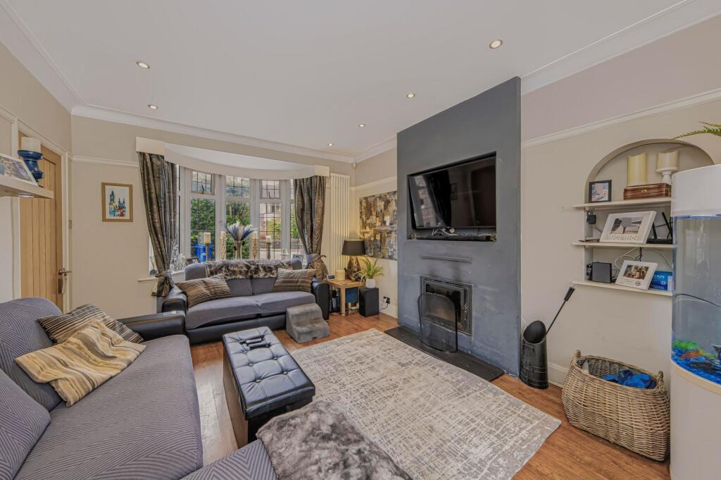 House in Stoke-on-Trent - View 4