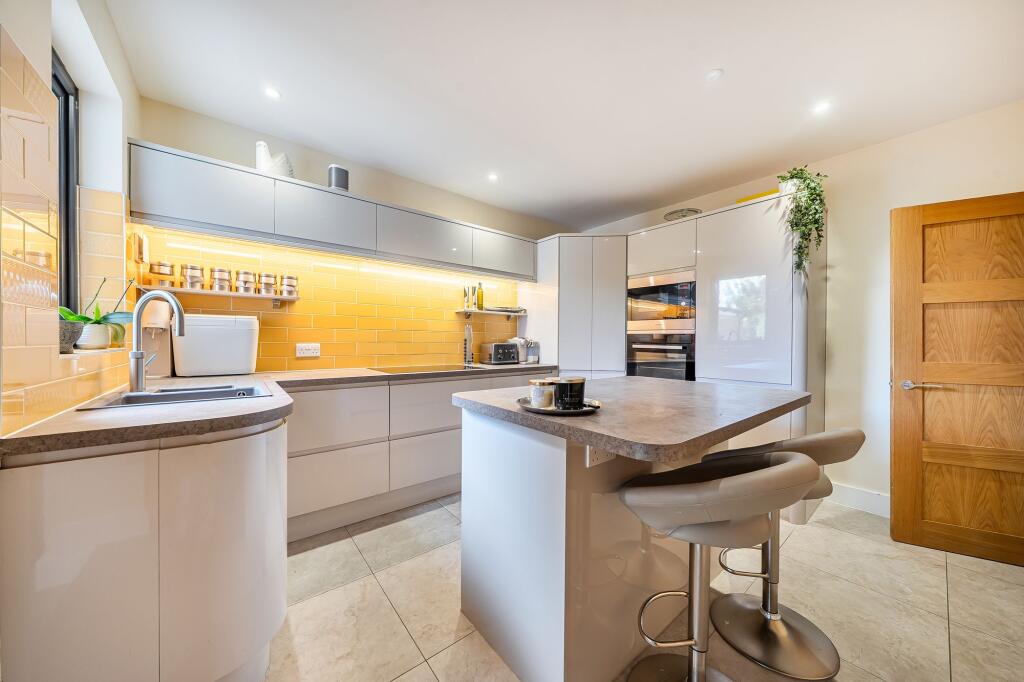 House in Tandridge, Warlingham - View 3