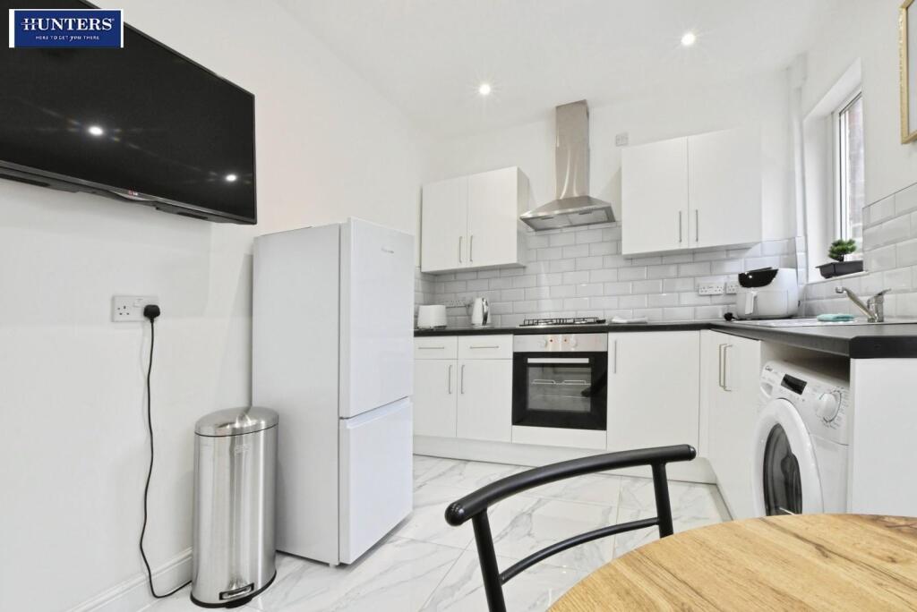 House in Doncaster, North Lincolnshire - View 2