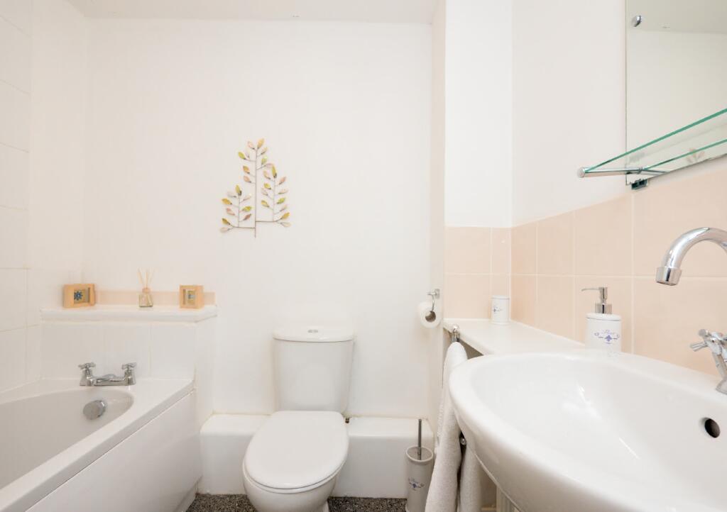 3 bedroom flat for rent