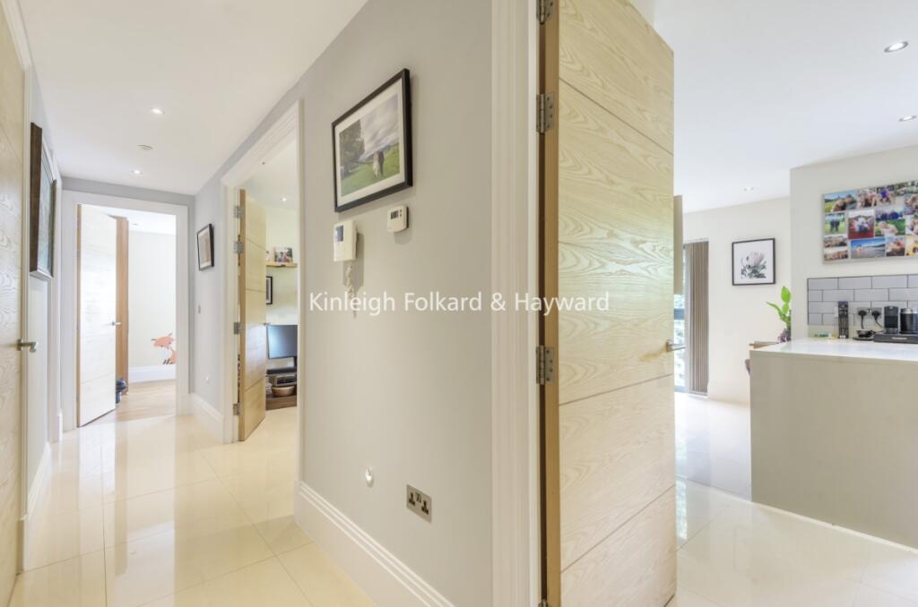 Apartment in London - View 2