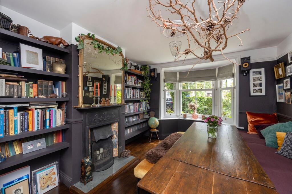House in Horsham, West Sussex - More