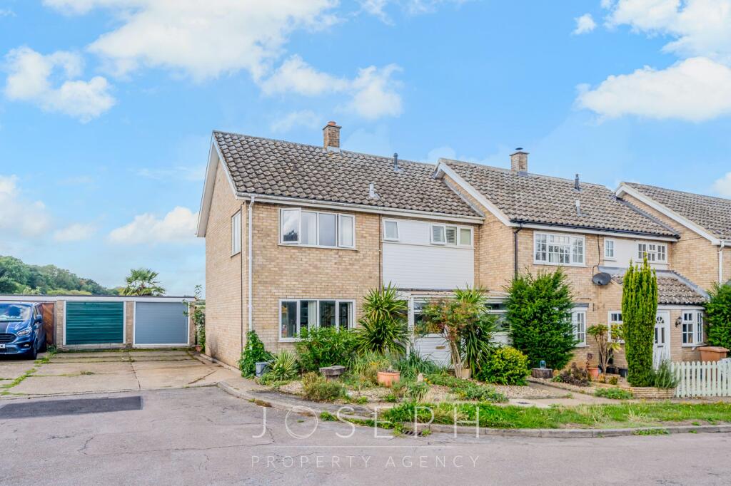 Main image of property: Watering Close, Lower Somersham, IP8