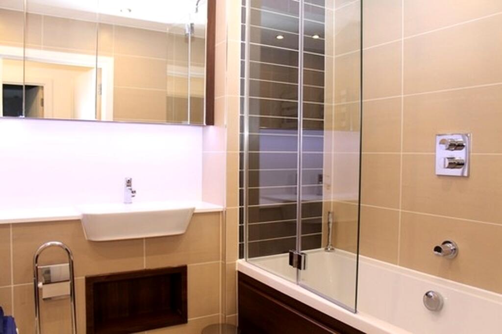 Apartment in London - More