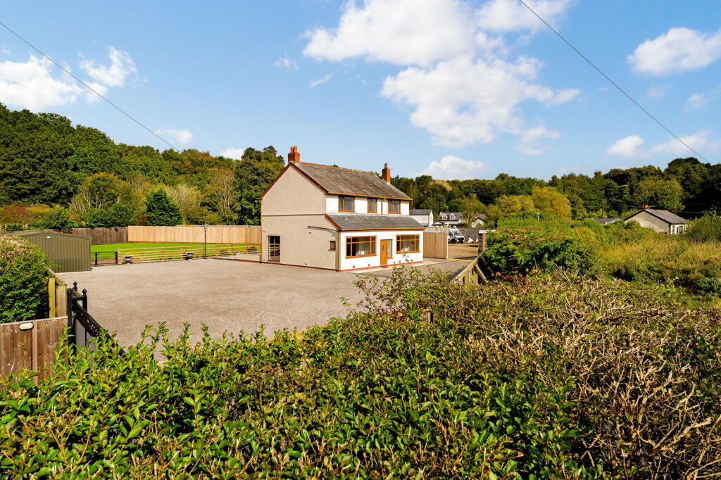 4-bed detached on Fishwick Bottoms, Preston, PR2 5AU, £550,000