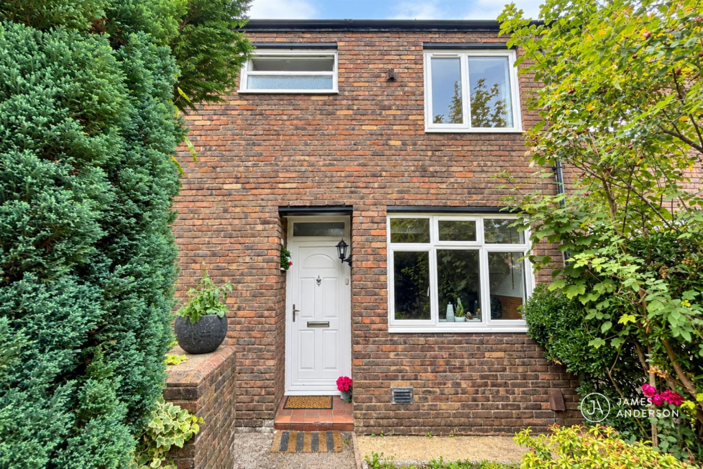 3-bed terraced on Arabella Drive, Putney SW15, £500,000