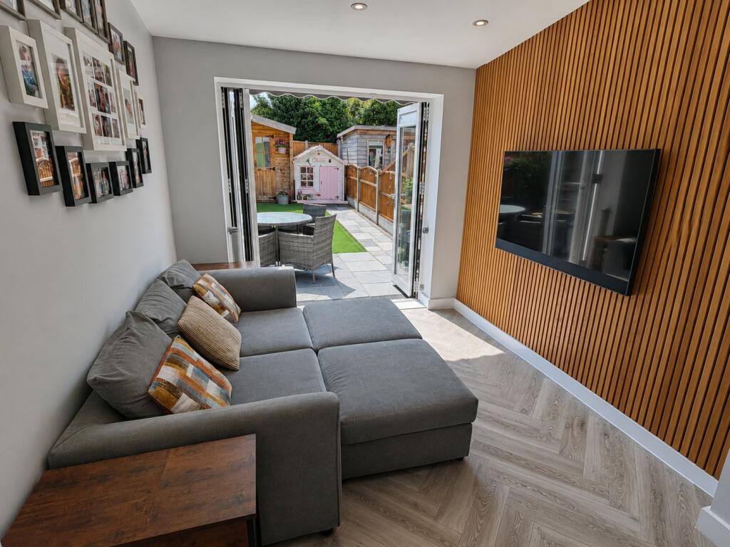 Alderton Road, Beauchamp Gate, Orsett, Essex. RM16 3DZ photo 4