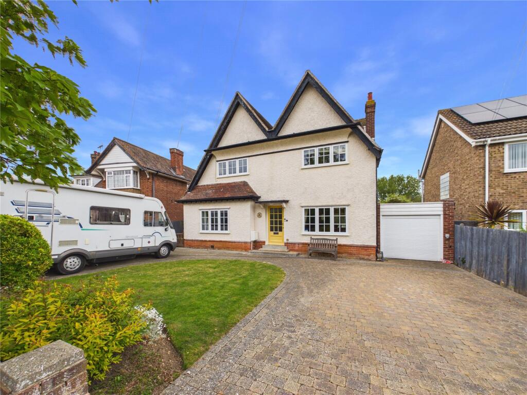 Main image of property: Links Avenue, Felixstowe, Suffolk, IP11