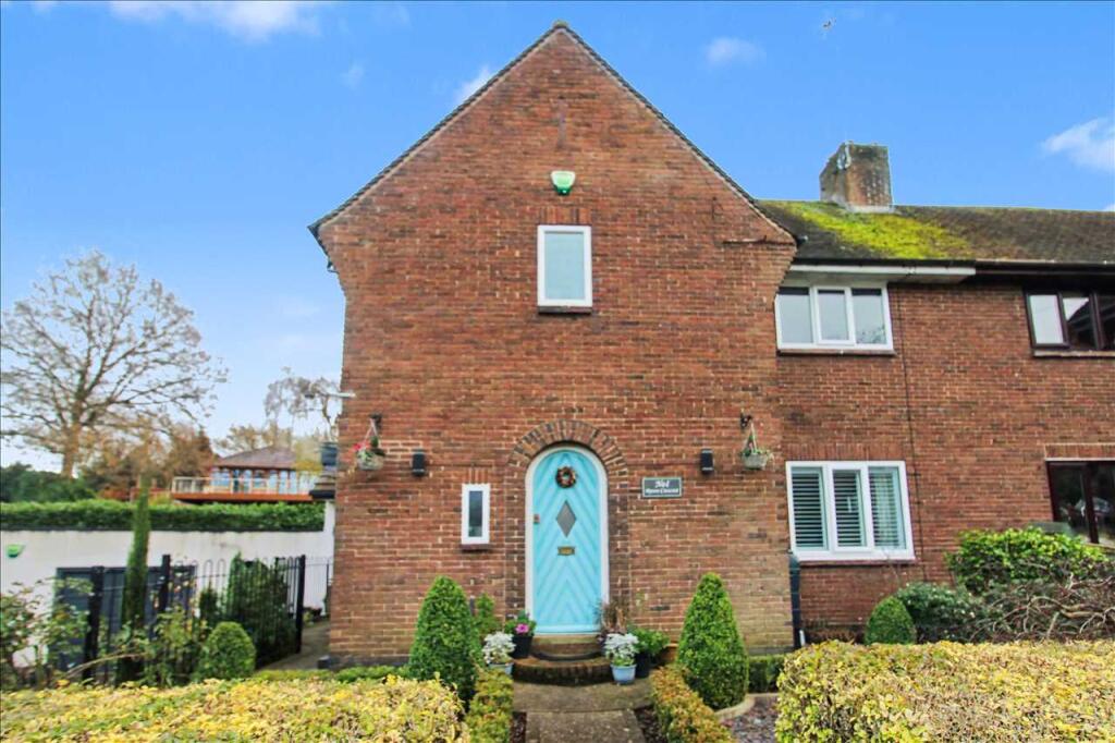 Main image of property: Byron Crescent, Ravenshead, Nottingham