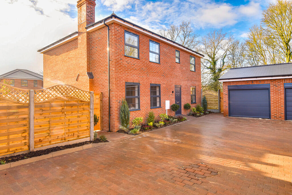 Main image of property: Sabre Close, Stebbing Green