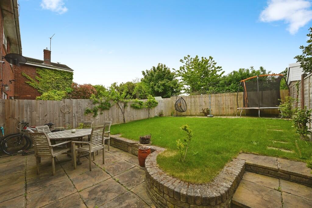 Roper Close, Hilmorton, Rugby photo 2