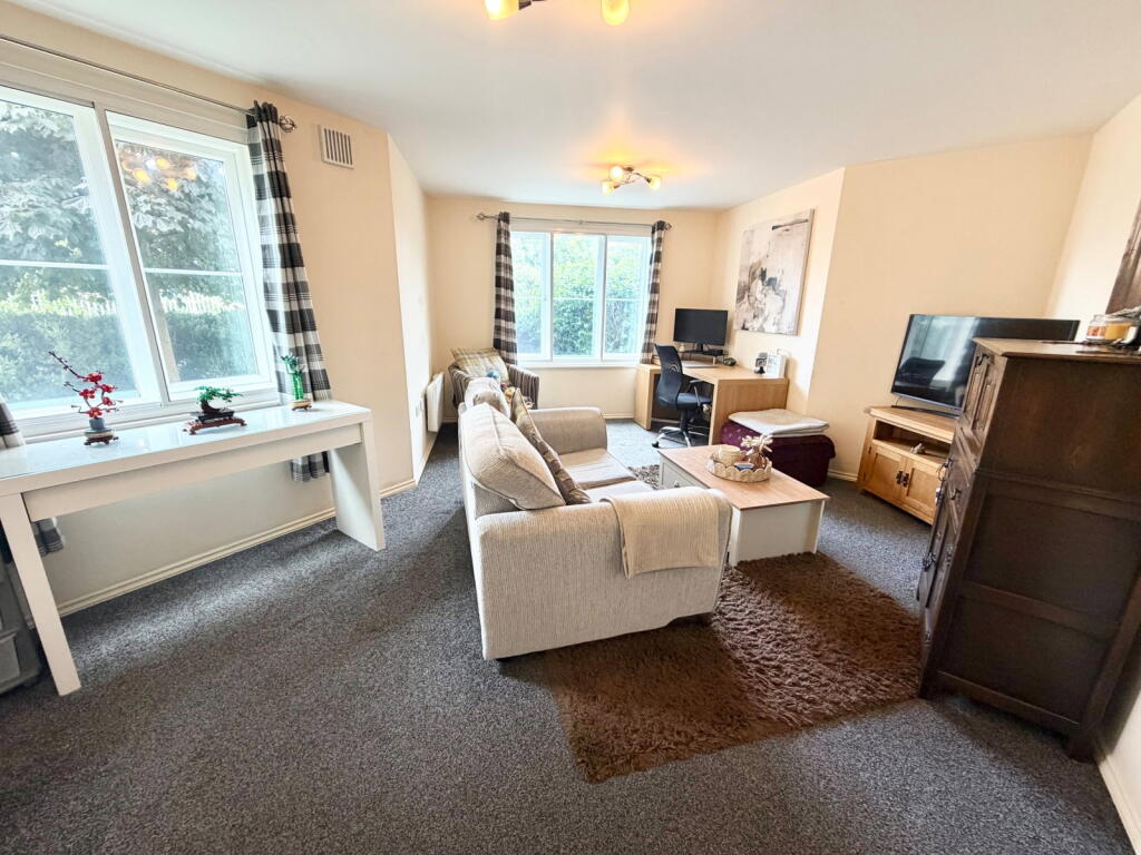 Apartment in Dudley, West Midlands - View 5