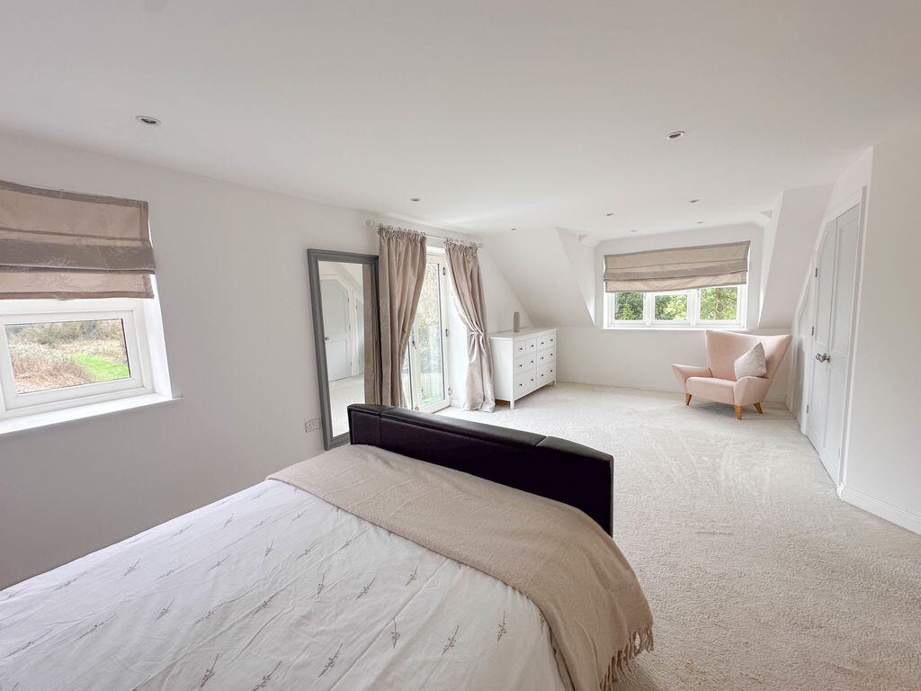 Additional image 35 of Pilton