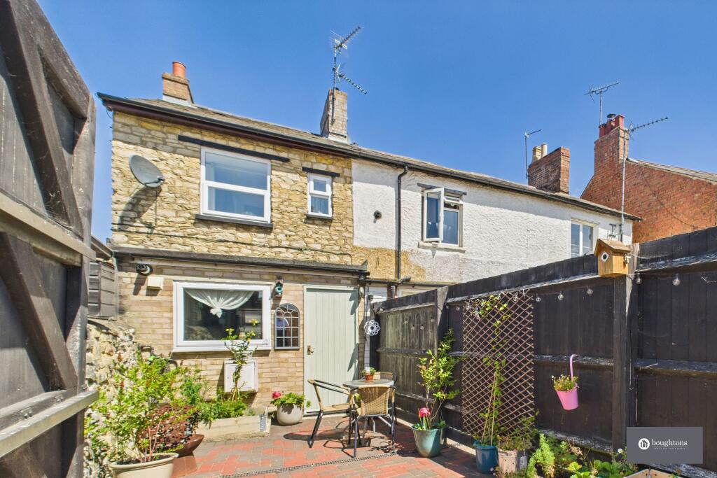 Main image of property: Manor Road, Brackley, NN13