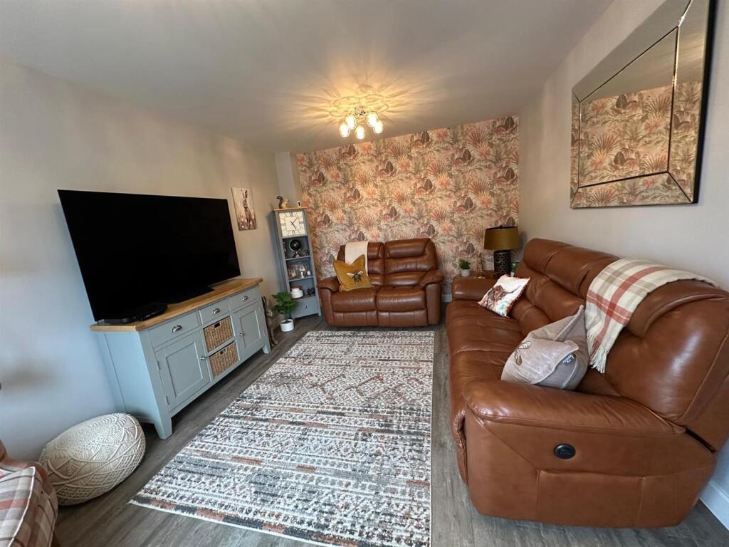 Celandine Close, Stowupland, Stowmarket photo 4