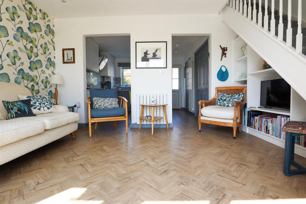 Burley Crescent, Oakham, Rutland photo 4