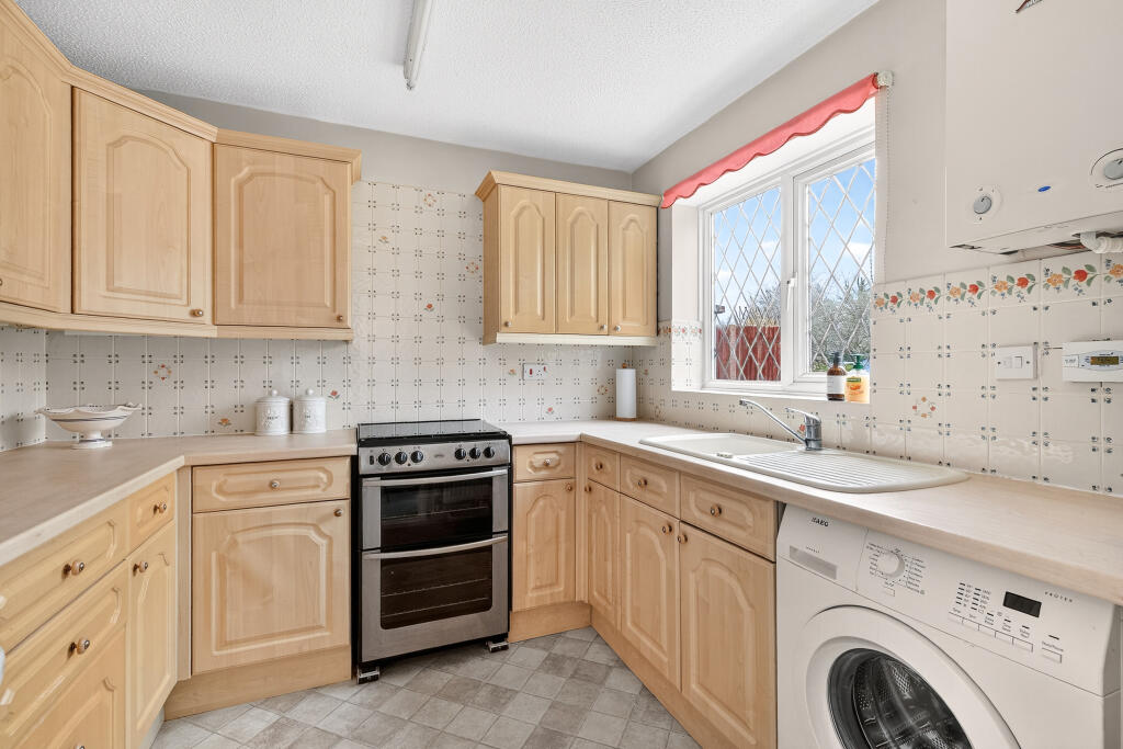 Whitton Road, Bracknell, RG12 photo 4