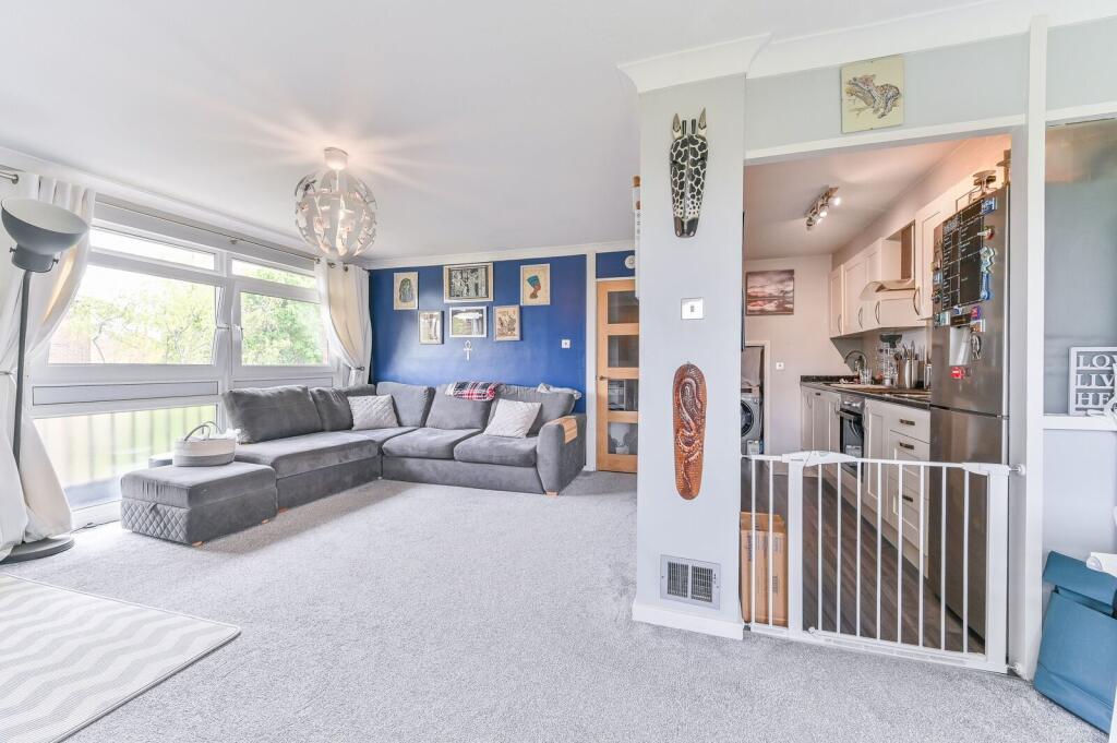 Maresfield, East Croydon, Croydon, CR0 - More