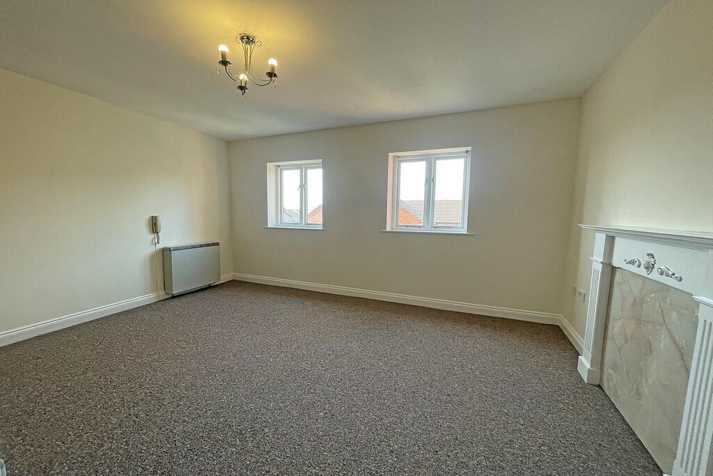 Apartment in Warwick - View 2
