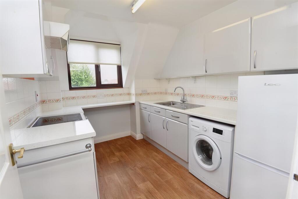 Apartment in Salisbury - View 5