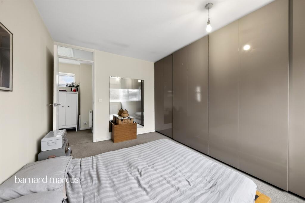 House in London, Oakleigh Park, Whetstone - View 5