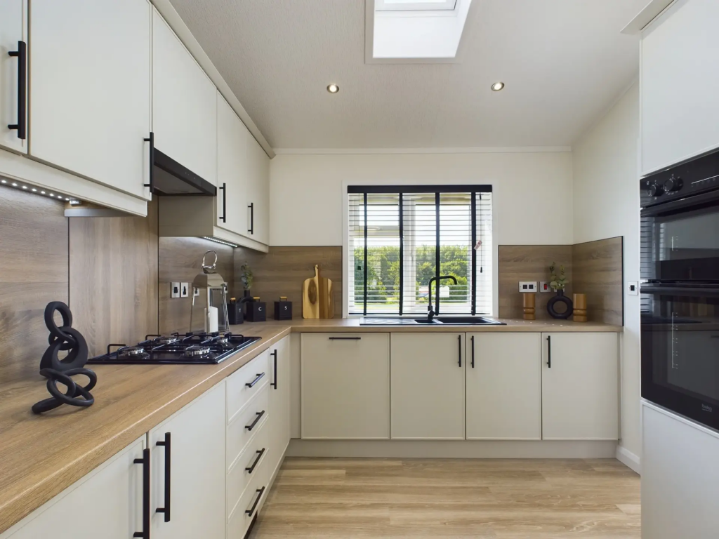 Kingswood Park, Gravelly Bottom Road, Kingswood, Maidstone - View 4