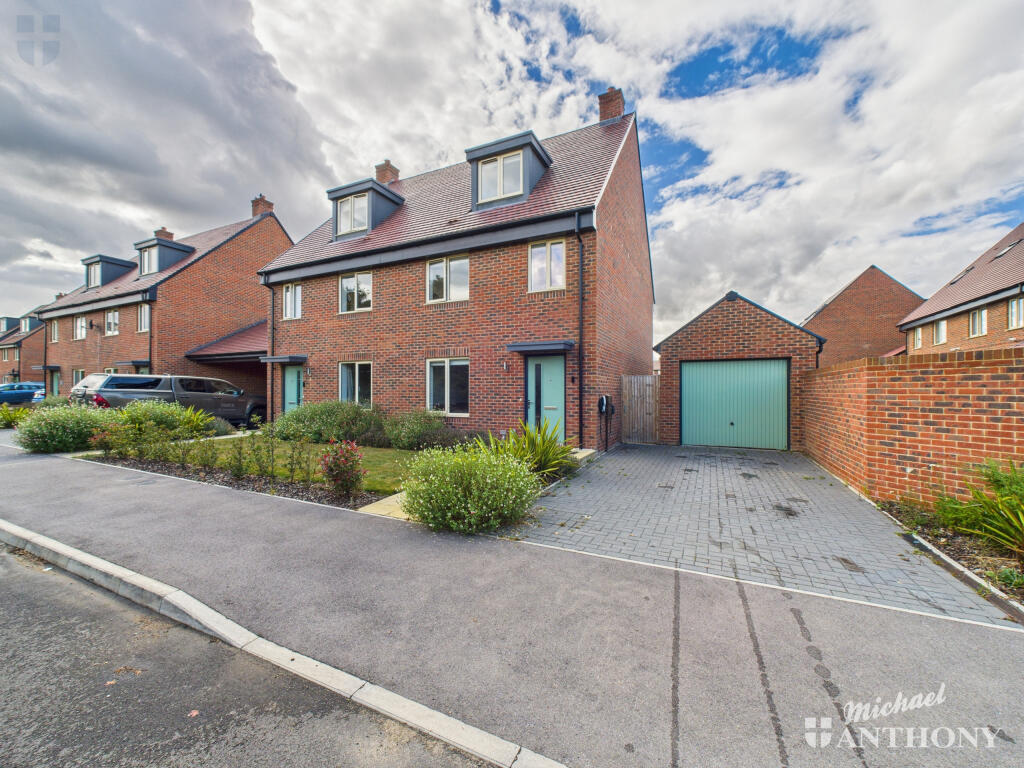 4-bed other on Atkins Way, Aston Reach, Aylesbury, £485,000