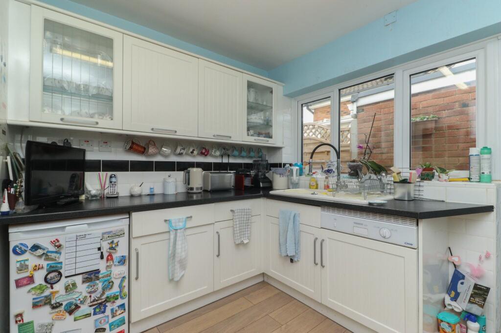 Manston Court Road, Margate, Kent, CT9 photo 4