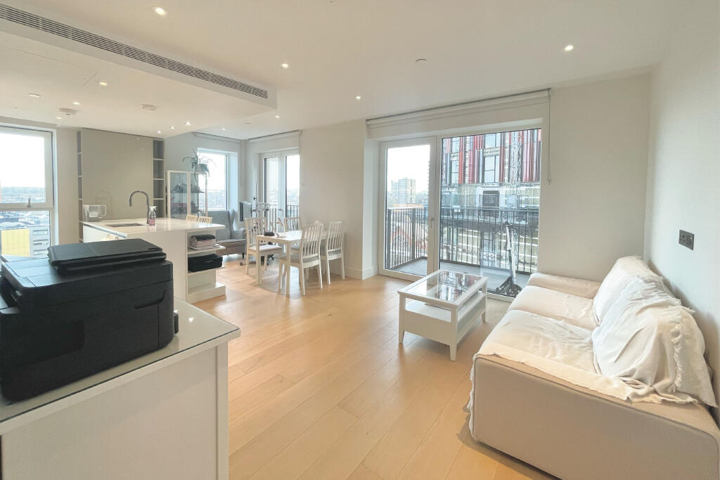 2-bed flat on Parkside Apartments, White City Living , £1,250,000