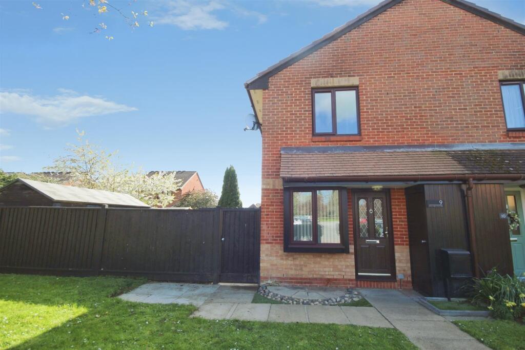 Main image of property: Bolwell Close, Twyford, Reading, Berkshire, RG10