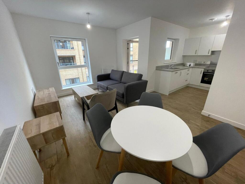 Apartment in Sutton - View 2
